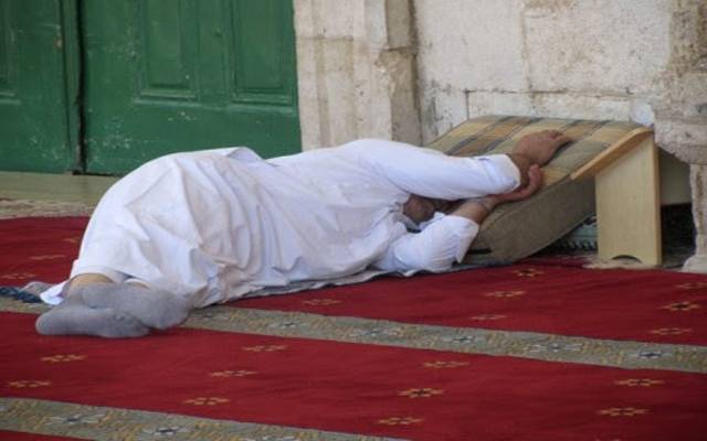 رمضان میں نیند کیسے پوری کی جائے؟ 