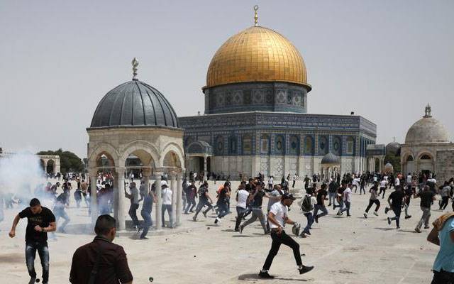 اسرائیلی پولیس نے ایک بار پھر مسجد اقصیٰ کا تقدس پامال کردیا 