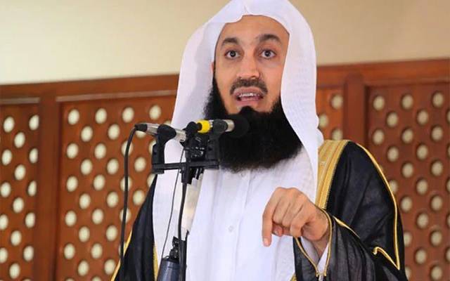 نمازِ تراویح کے دوران بلّی کے امام پر کودنے کی وائرل ویڈیو ,مفتی مینک کا ردِعمل آگیا