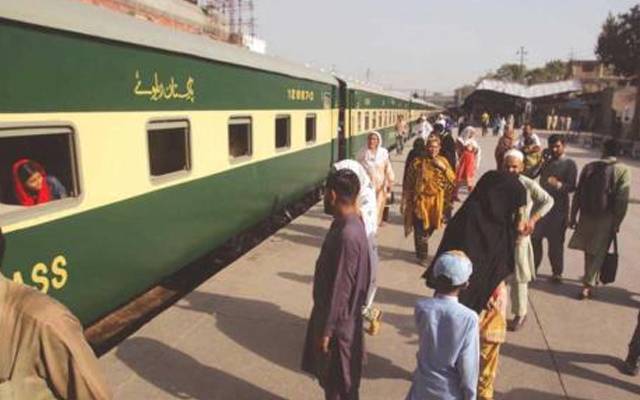 دوسرے شہروں کو جانے والی ٹرینوں کی بکنگ مکمل 