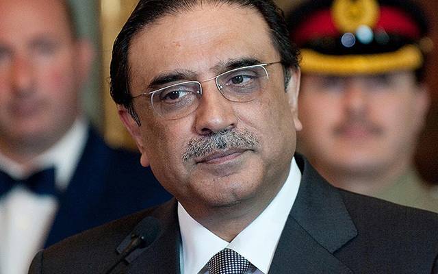 جنرل باجوہ نے عمران کیخلاف تحریک عدم اعتماد واپس نہ لینے پر مارشل لا لگانے کی دھمکی دی، زرداری
