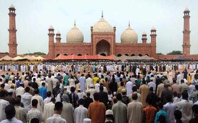 لاہور کی اہم مساجد میں عیدالفطر کی نماز کی ادائیگی کیلئے اوقات جاری