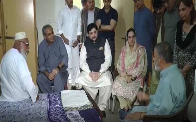 وزیر اعلیٰ پنجاب کا اولڈ ایج ہوم کا دورہ، بزرگوں کو عید کی مبارکباد، تحائف دیئے