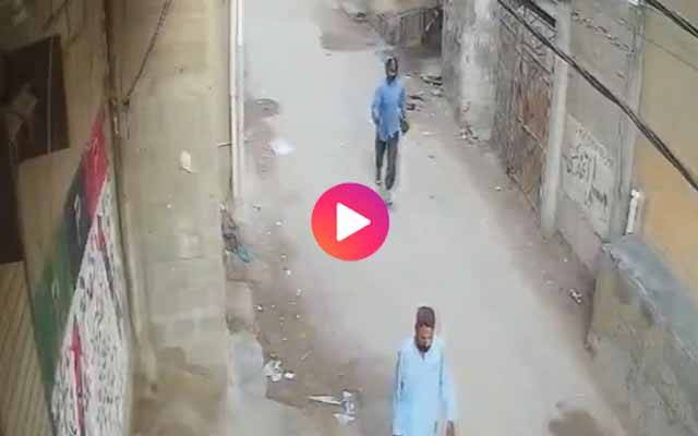  ایک شخص سر پر آئی موت سے بچ گیا ، ویڈیو وائرل 