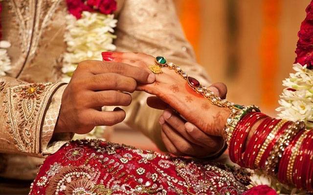 پاکستان میں کتنے فیصد نوجوان شادی کیلئے بے تاب ہیں؟ 