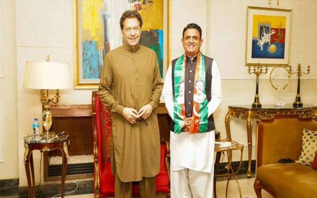 ماہر توانائی باضابطہ طور پرپاکستان تحریک انصاف میں شامل ہوگئے