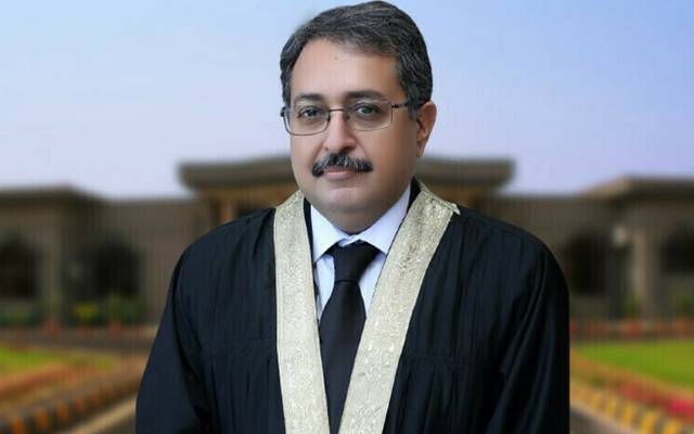 کیا یہ گرفتاری قانون کے مطابق ہے؟ چیف جسٹس