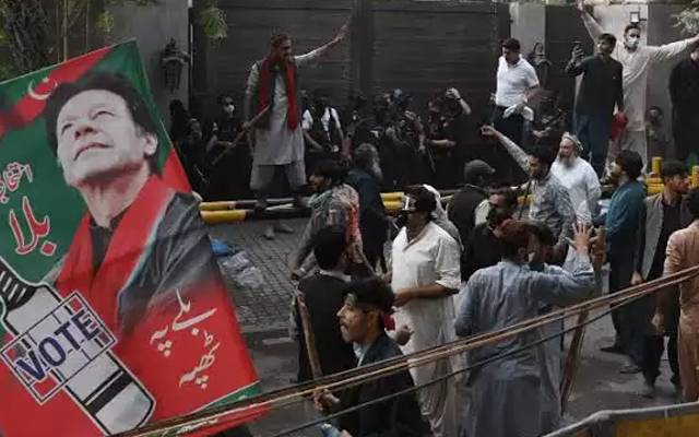 پی ٹی آئی کارکنان کی جانب سے توڑ پھوڑ اور ہنگامہ آرائی کا سلسلہ جاری