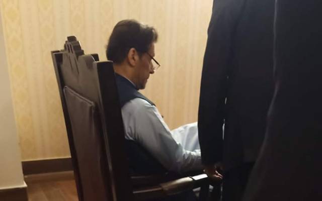 یہ ایک انجیکشن لگاتے ہیں جس سے بندا آہستہ آہستہ مرجاتا ہے، عمران خان کا احتساب عدالت میں بیان