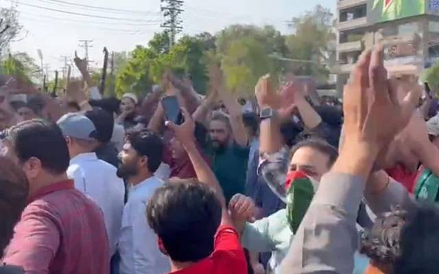 عمران خان کی گرفتاری ، شہر کے مختلف حصوں میں توڑ پھوڑ کا سلسلہ جاری رہا