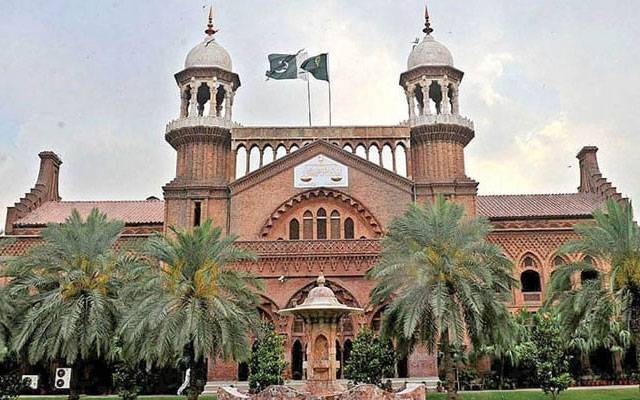 لاہور ہائیکورٹ؛ صحافی اوریا مقبول جان کو کل عدالت میں پیش کرنے کا حکم