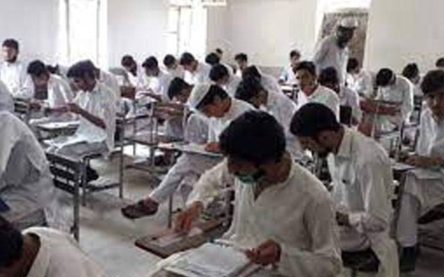  میٹرک امتحان کے دوران سختی، 5نامعلوم افراد کا ٹیچر پر تشدد 