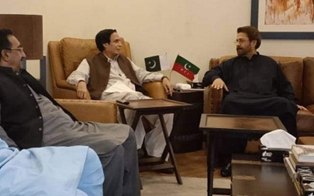  اہم شخصیت سیاست سے دستبردار