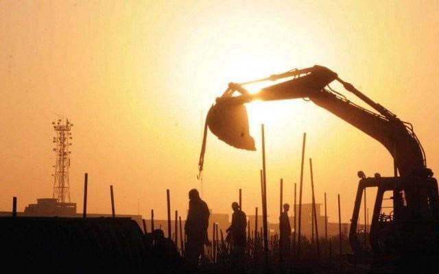 وفاقی ترقیاتی پروگرام 950 ارب روپے تک بڑھانے کا فیصلہ