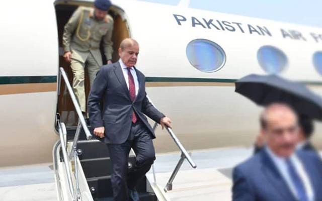 وزیر اعظم شہباز شریف ترکیےکے2روزہ دورےکےبعد لاہورپہنچ گئے