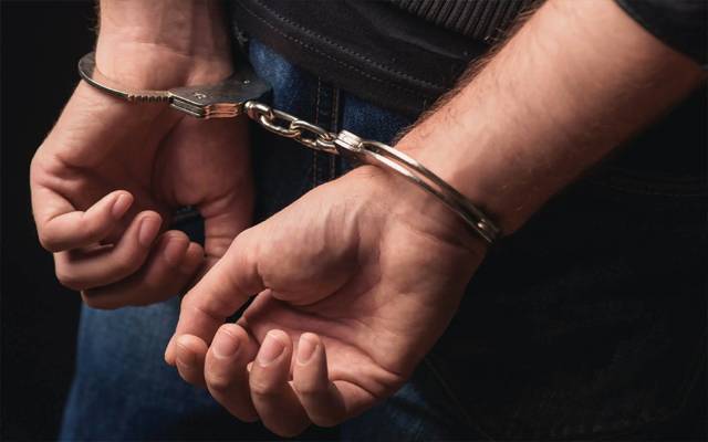 تاجر سے ڈیڑھ کروڑ بھتہ طلب کرنے والا گینگ وار کارندہ گرفتار