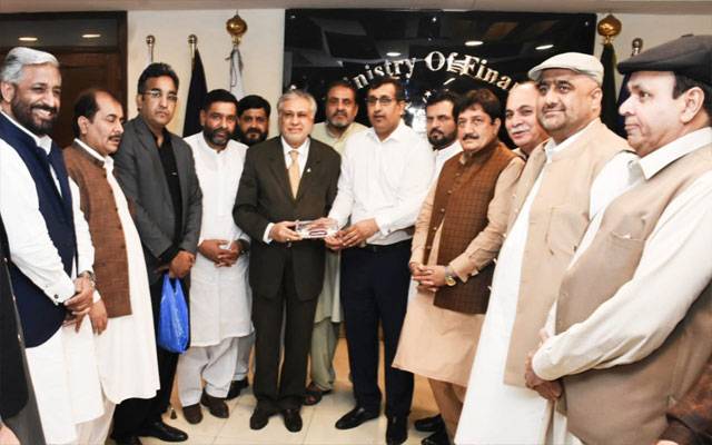 آل پاکستان انجمن تاجران کے وفد کی وزیر خزانہ اسحاق ڈار سے ملاقات