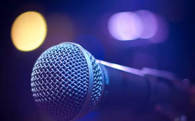 معروف گلوکار نے خودکشی کرلی  