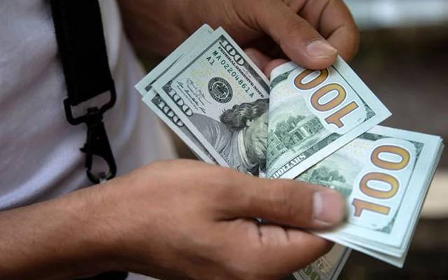 ڈالر کی قیمت میں کمی، روپیہ تگڑا ہوگیا 