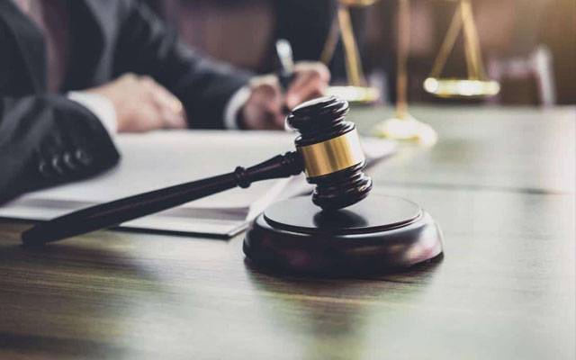  وفاقی اور پنجاب حکومت کے لاء افسران کہاں عید منارہے ہیں؟