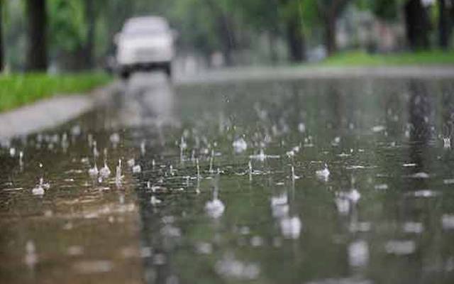 لاہوریوں کیلئےخوشخبری،شہر ایک بار پھر بادلوں کی لپیٹ میں