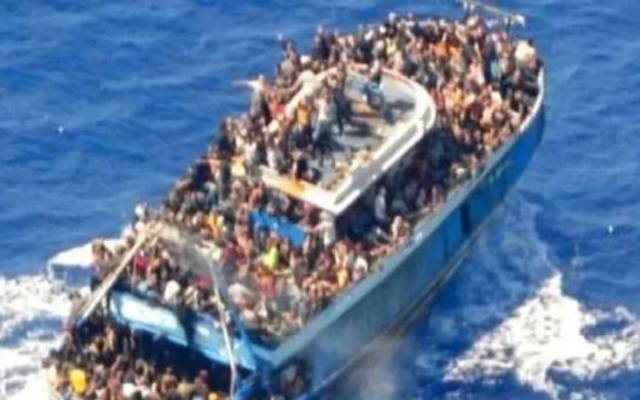  یونان کشتی حادثہ، زندہ بچ جانے والا نوجوان ائیرپورٹ پہنچ گیا