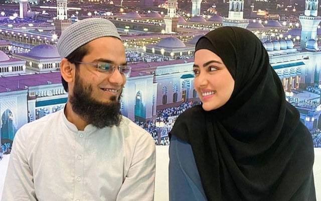 ثنا خان نے اپنے بیٹے کا نام ’ طارق جمیل ‘ رکھ دیا