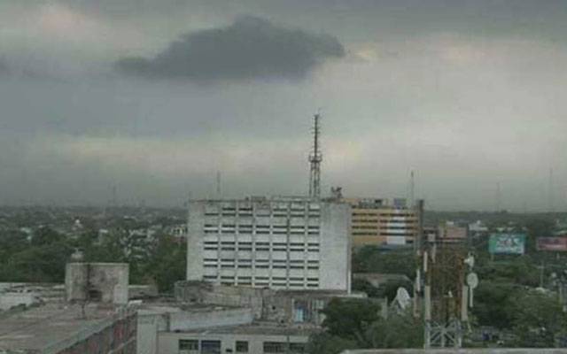 سورج رفو چکر، لاہور پر سرمئی بادلوں کی چادر تن گئی