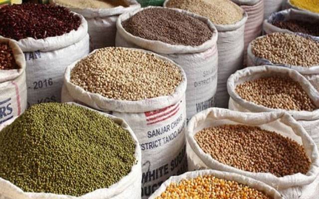 غریب جائیں تو جائیں کدھر، یوٹیلیٹی سٹورز  پر دالیں بھی مہنگی ہوگئیں