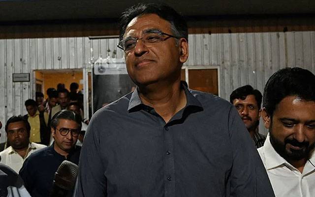 عدالت نے پولیس کو اسد عمر کی گرفتاری سے روک دیا 