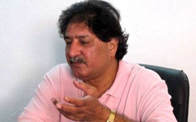  لیجنڈری فاسٹ بولر سرفراز نواز کی نوجوان فاسٹ بولرزکو ٹِپس دینے کی پیشکش