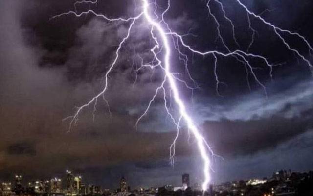  تیز ہواؤں اورگرج چمک کے ساتھ بارش کا امکان 