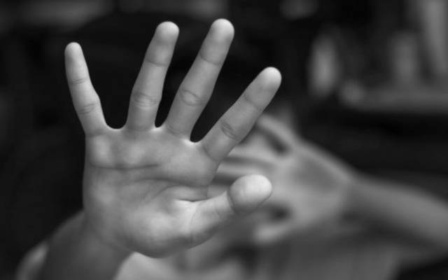 سنگدل بیٹے نے مبینہ طور پر اپنی ہی والدہ کو قید کرلیا