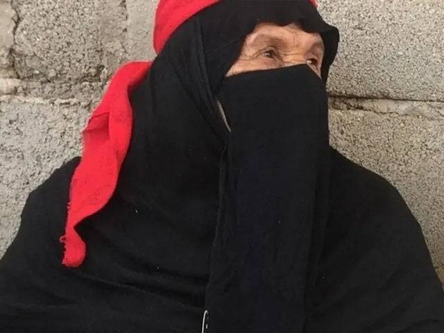  110 سالہ خاتون نے اسکول میں داخلہ لے لیا