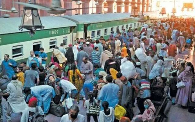 لاہور ریلوےاسٹیشن پر رش،ڈویژنل افسران غائب، مسافر پریشان 