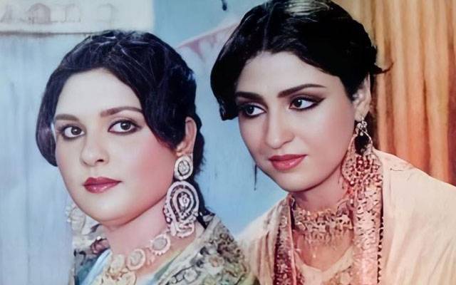 Film Actress Mumtaz returns Pakistan, Anjuman says welcome, City42