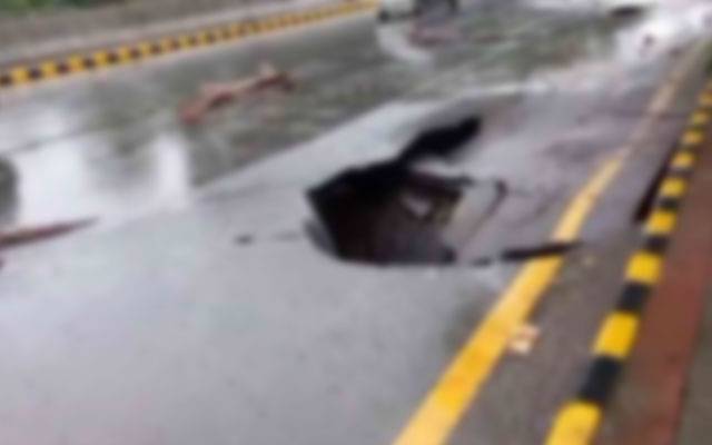 بارشوں نے واسا، ایل ڈی اے اور ٹیپا کی کارکردگی کا پول کھول دیا