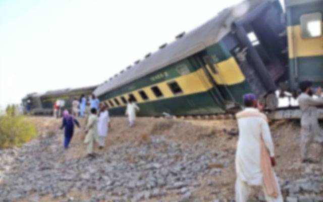 ہزارہ ایکسپریس ٹرین حادثہ، ریلوے حکام نے 6افسران و ملازمین کو معطل کردیا