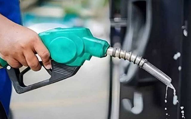 مہنگے پیٹرول سے پریشان پاکستانیوں کیلئے بُری خبر آگئی
