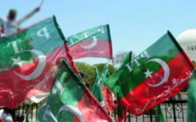  پی ٹی آئی کے جھنڈے بیچنے پرصحافی گرفتار 