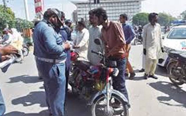 Driving rules violations,Many bikes caught,City42