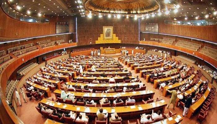  پندرہویں قومی اسمبلی کارکردگی میں بازی لے گئی 
