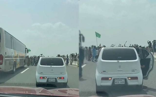 جڑانوالہ میں قرآن پاک کی مبینہ بے حرمتی، مشتعل افرادنے موٹروے بند کردی 