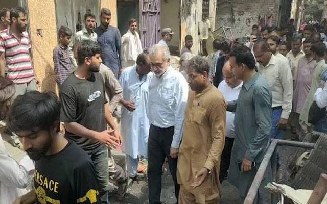 جسٹس قاضی فائز عیسیٰ کا جڑانوالہ کا دورہ، سانحہ کے متاثرین سے ملاقات کی