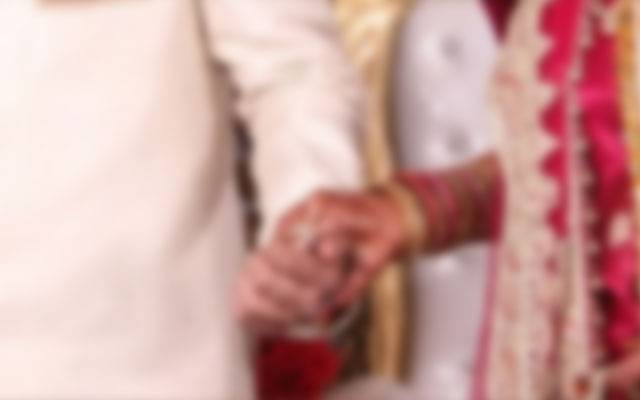 ہندو لڑکی سے شادی کرنے پر مسلم نوجوان کے والدین کا بے دردی سے قتل 