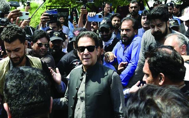 عمران خان کی دوسرے مقدمات میں ممکنہ گرفتاری کیخلاف درخواست اعتراض لگا کر واپس