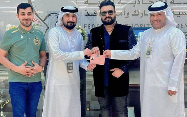 نامور گلوکار موسیقار ساحر علی بگا کو بھی دبئی کا گولڈن ویزا مل گیا