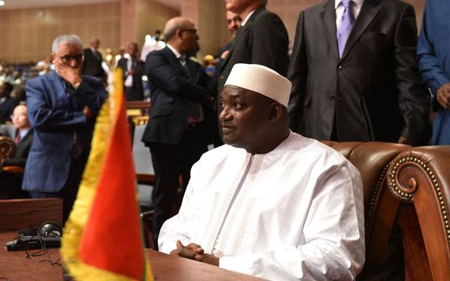 گیمبیا صدر اور حکومتی عہدیداروں پر بڑی پابندی لگ گئی 