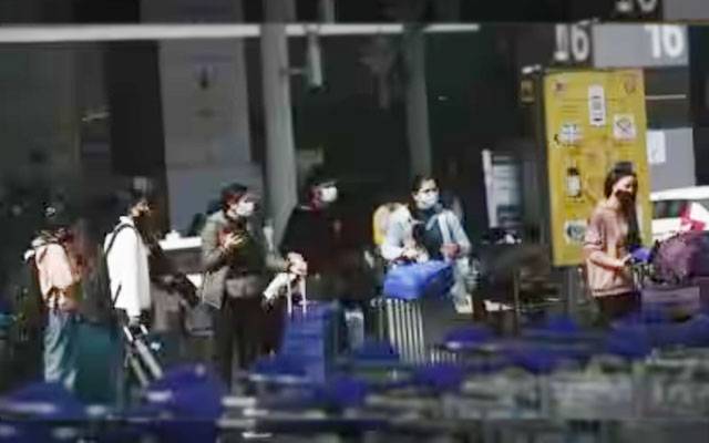 Indians deported from American Airports, City42