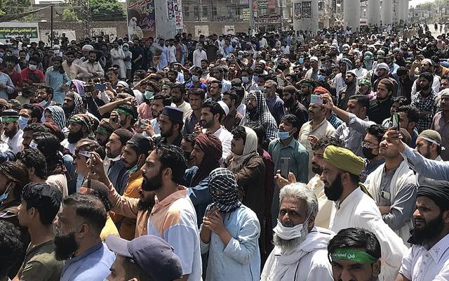 بڑھتی ہوئی مہنگائی، لبرٹی مارکیٹ میں شہری سراپا احتجاج 